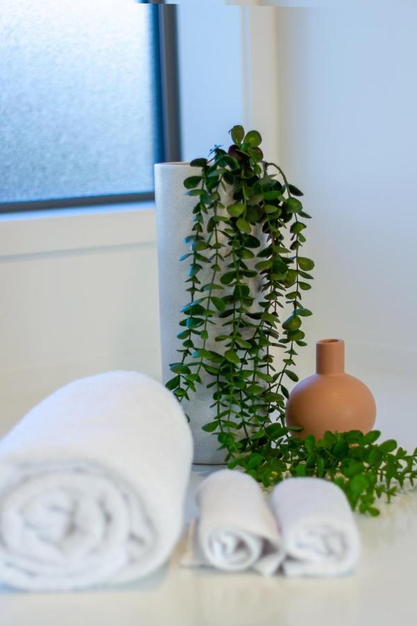 شقة Urban Park Escape 2 Bed 2 Bath W/Carpark كريستتشيرش المظهر الخارجي الصورة